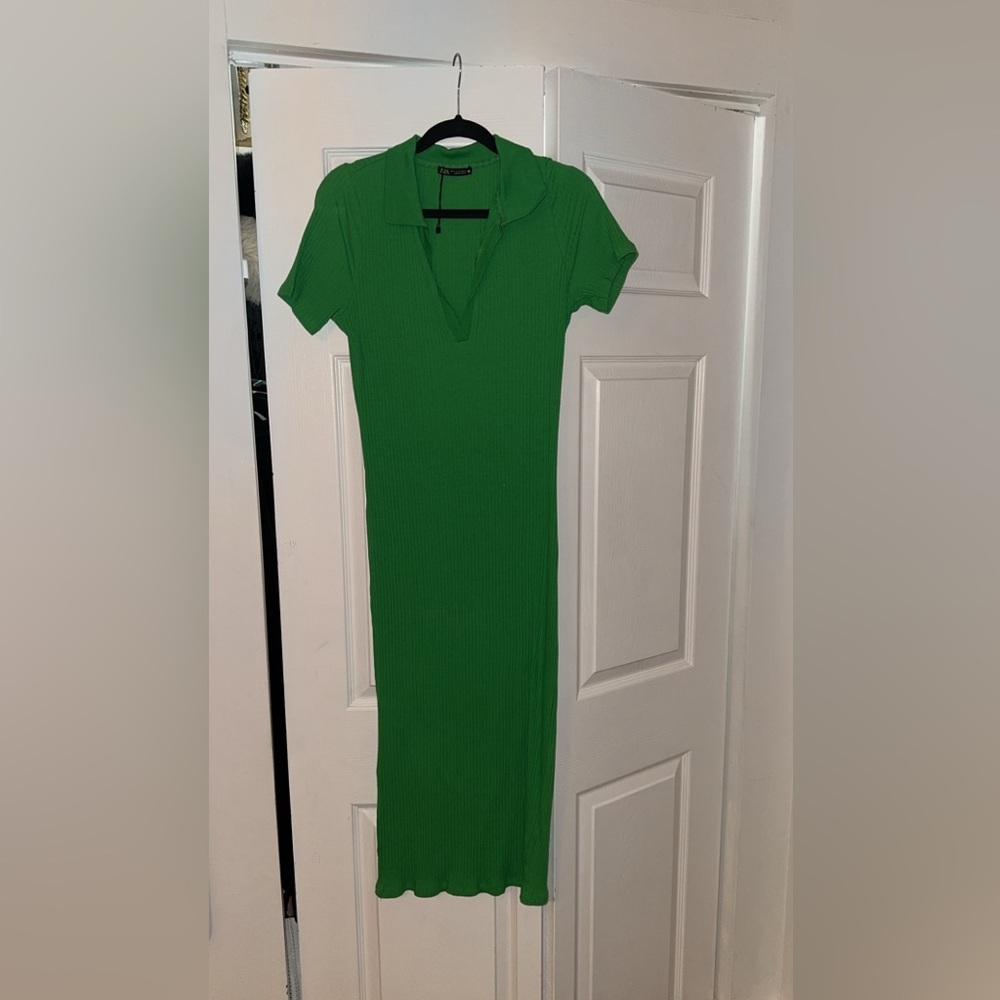 Pre-loved midi green Zara’s dress